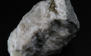 876 Pyrit, kalcit - Pohled